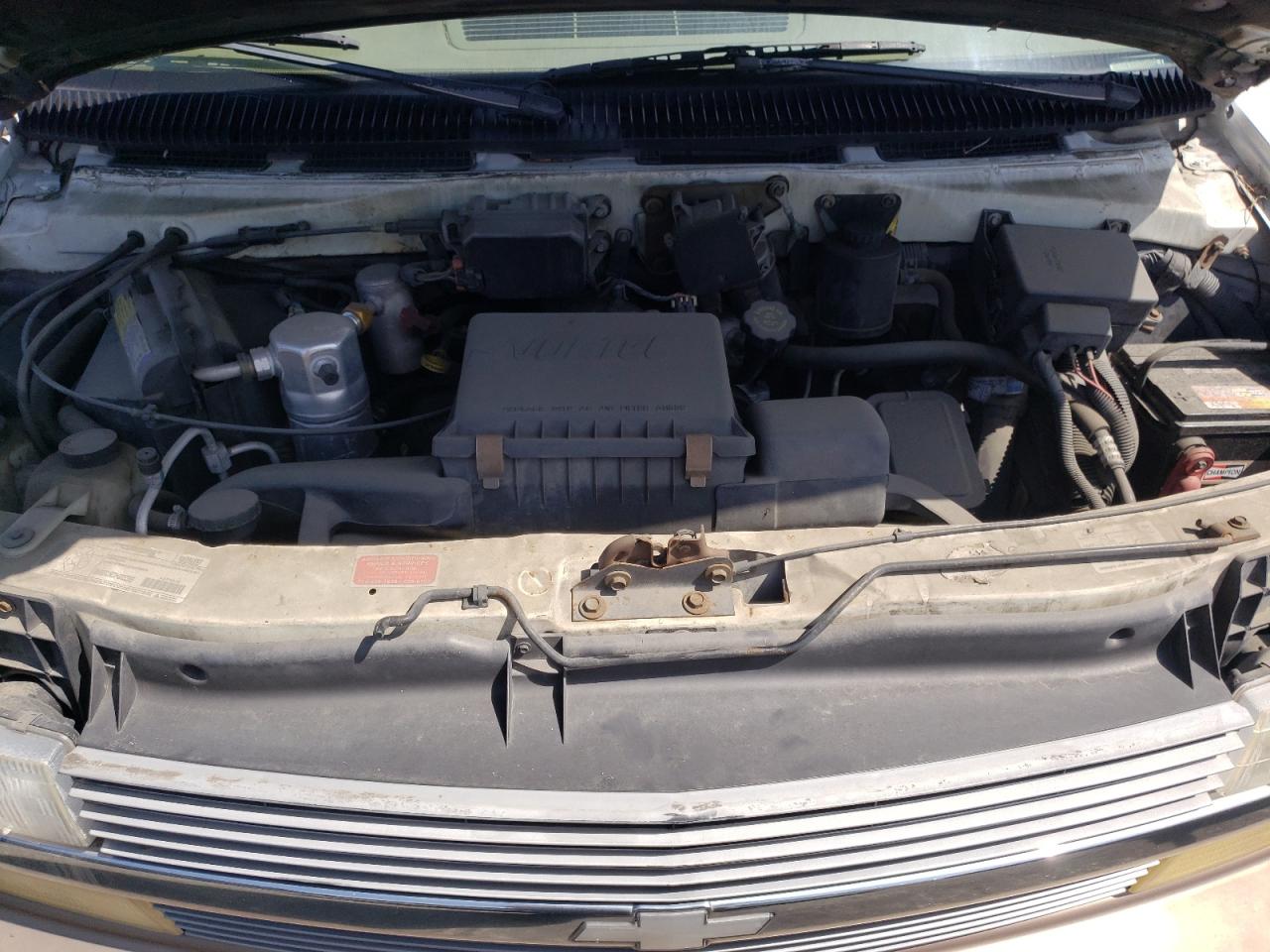 Photo 7 from auction – 1998 CHEVROLET ASTRO with VIN 1GNDM19W5WB118889