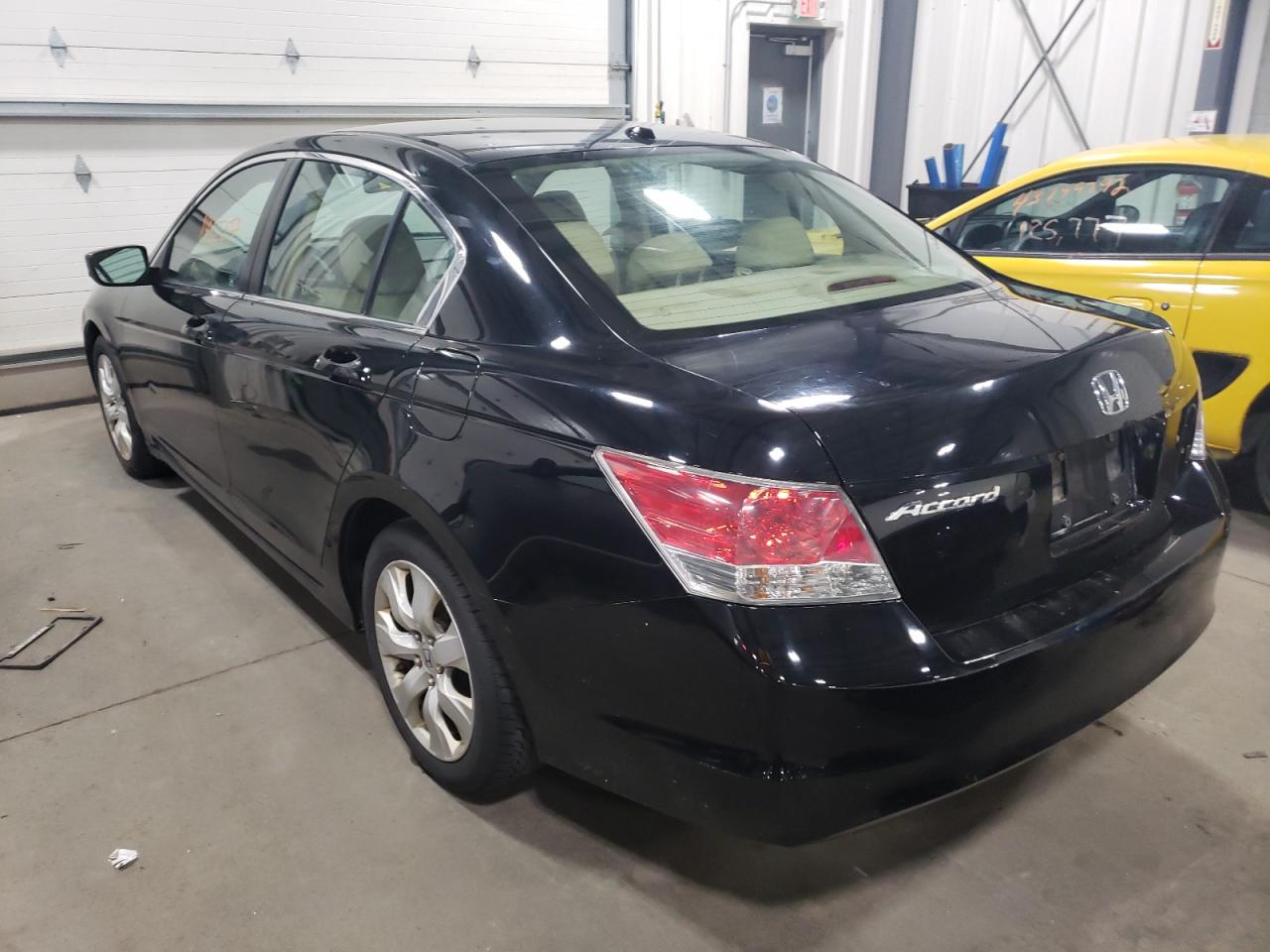 Photo 3 from auction – 2010 HONDA ACCORD EXL with VIN 1HGCP2F87AA069489