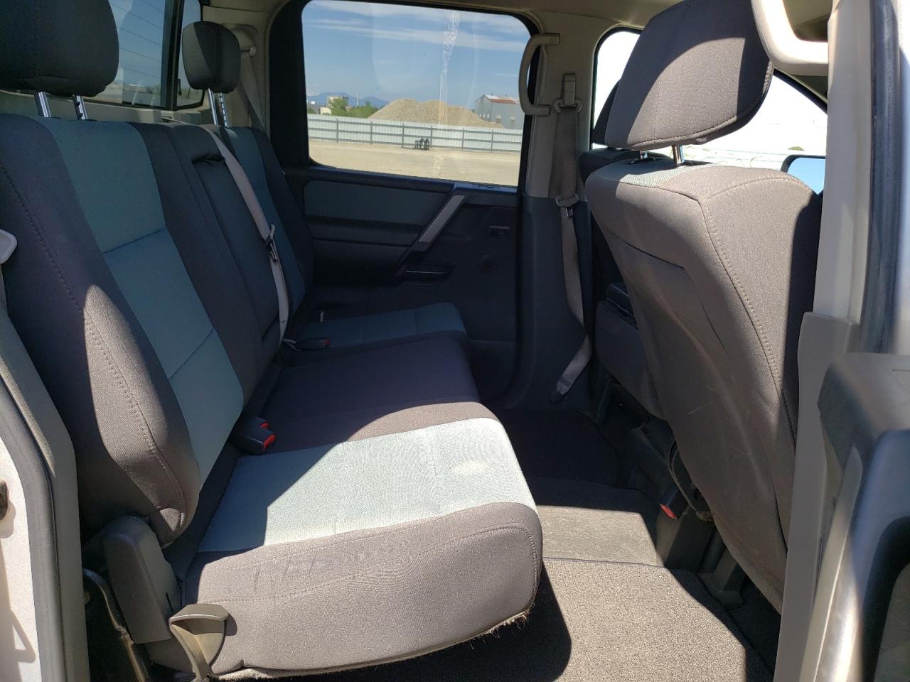 Photo 6 from auction – 2005 NISSAN TITAN XE with VIN 1N6AA07A95N566973
