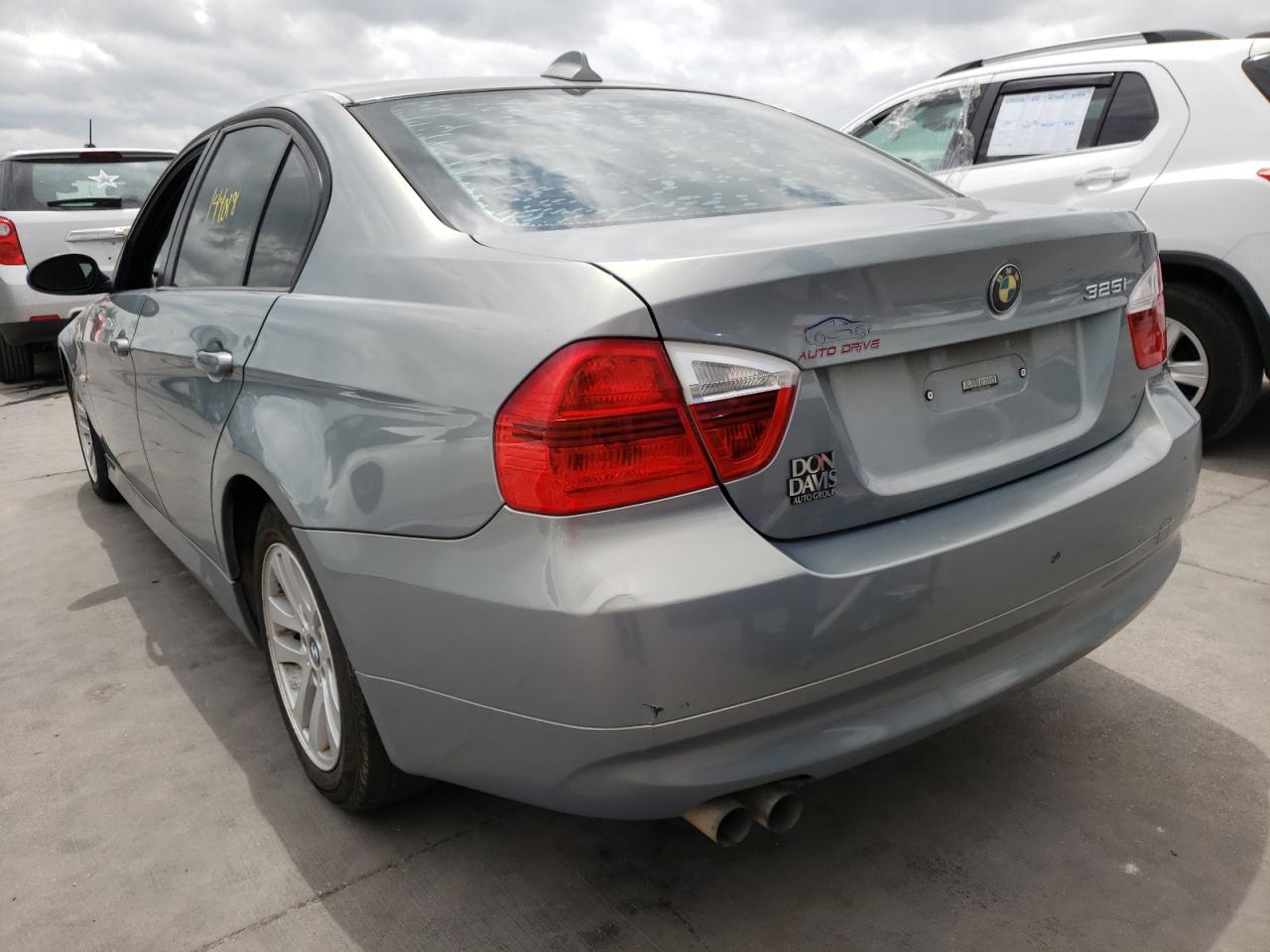 Photo 3 from auction – 2006 BMW 325 I with VIN WBAVB13576KX42144