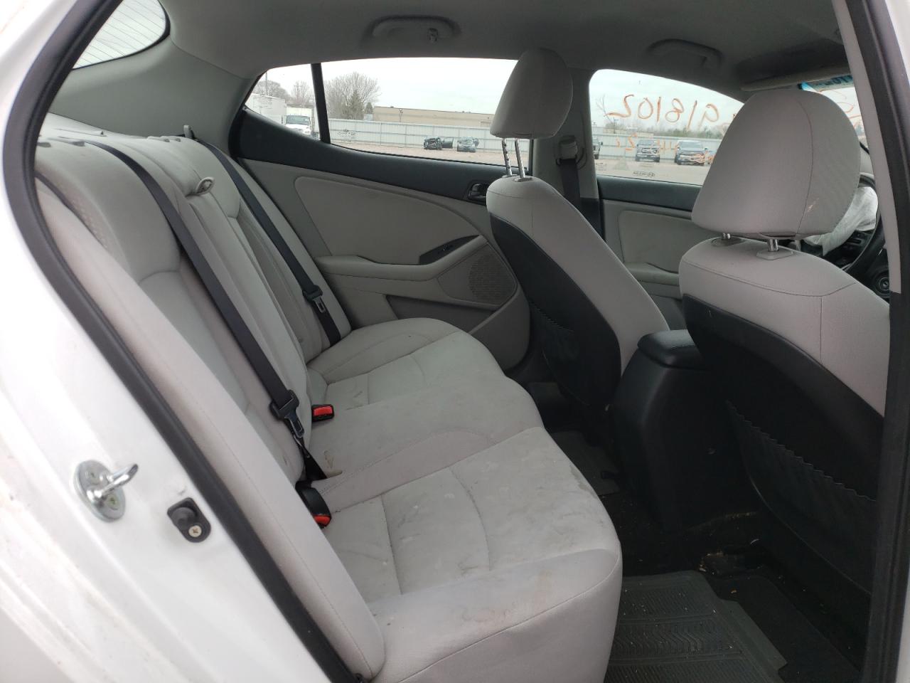 Photo 6 from auction – 2014 KIA OPTIMA LX with VIN KNAGM4A73E5495629