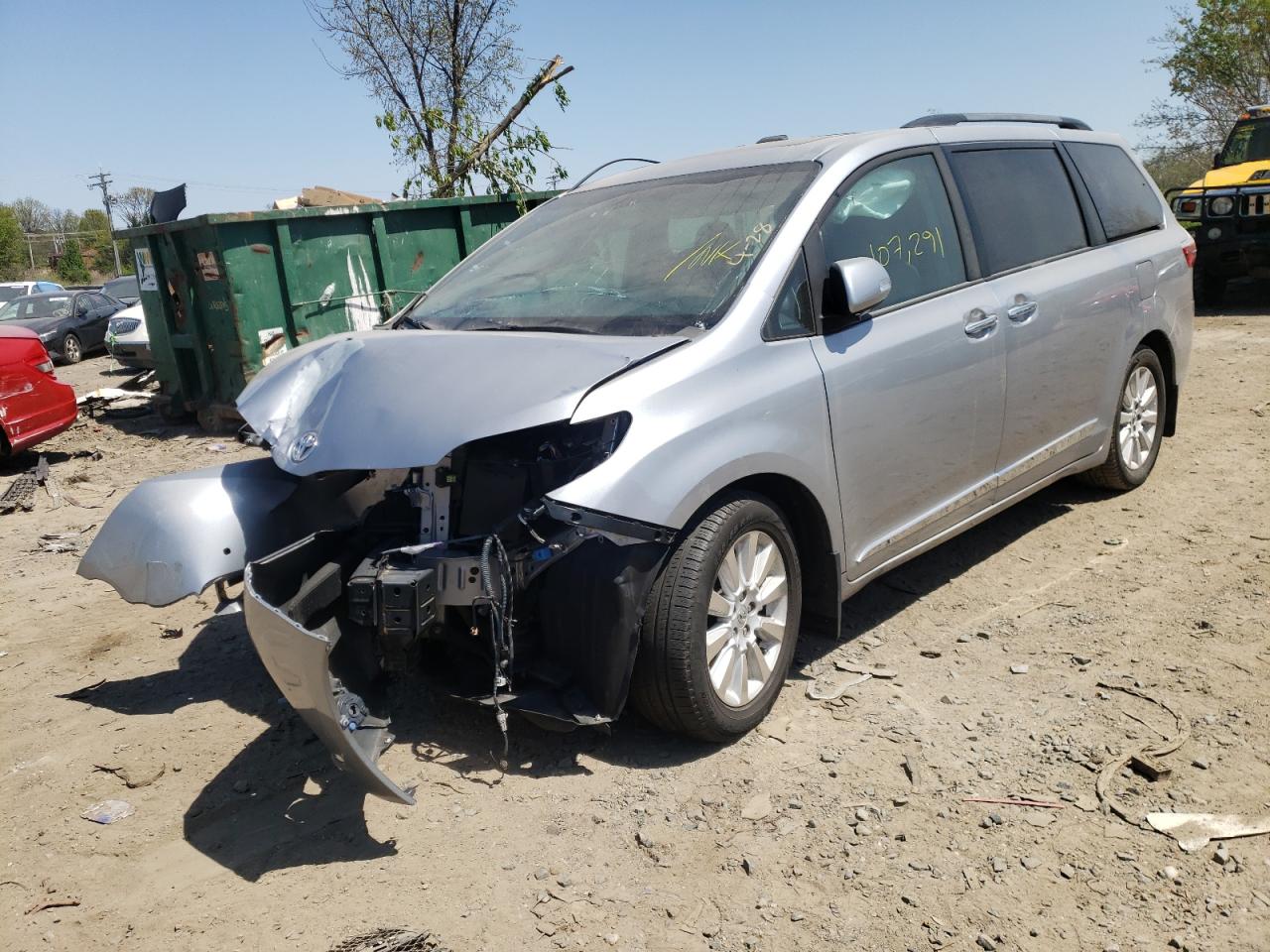 Photo 2 from auction – 2015 TOYOTA SIENNA XLE with VIN 5TDDK3DC8FS095740