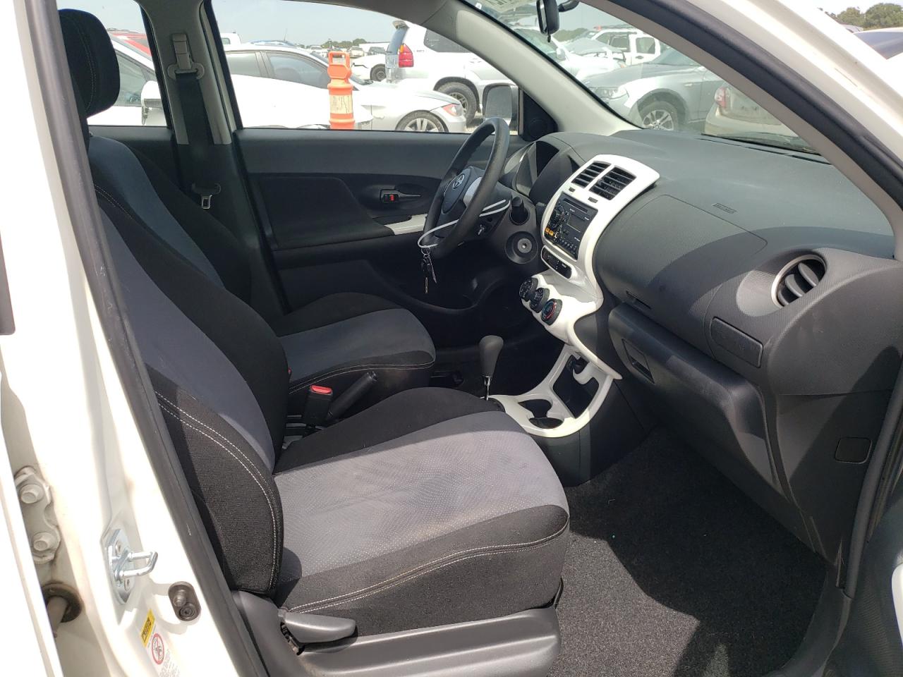 Photo 5 from auction – 2012 TOYOTA SCION XD with VIN JTKKU4B41C1015960