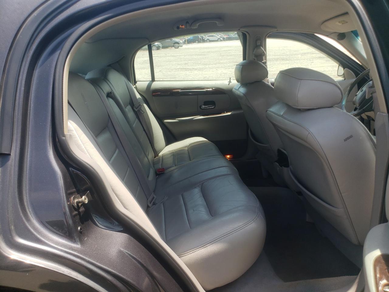 Photo 6 from auction – 2000 LINCOLN TOWN CAR E with VIN 1LNHM81W1YY846204