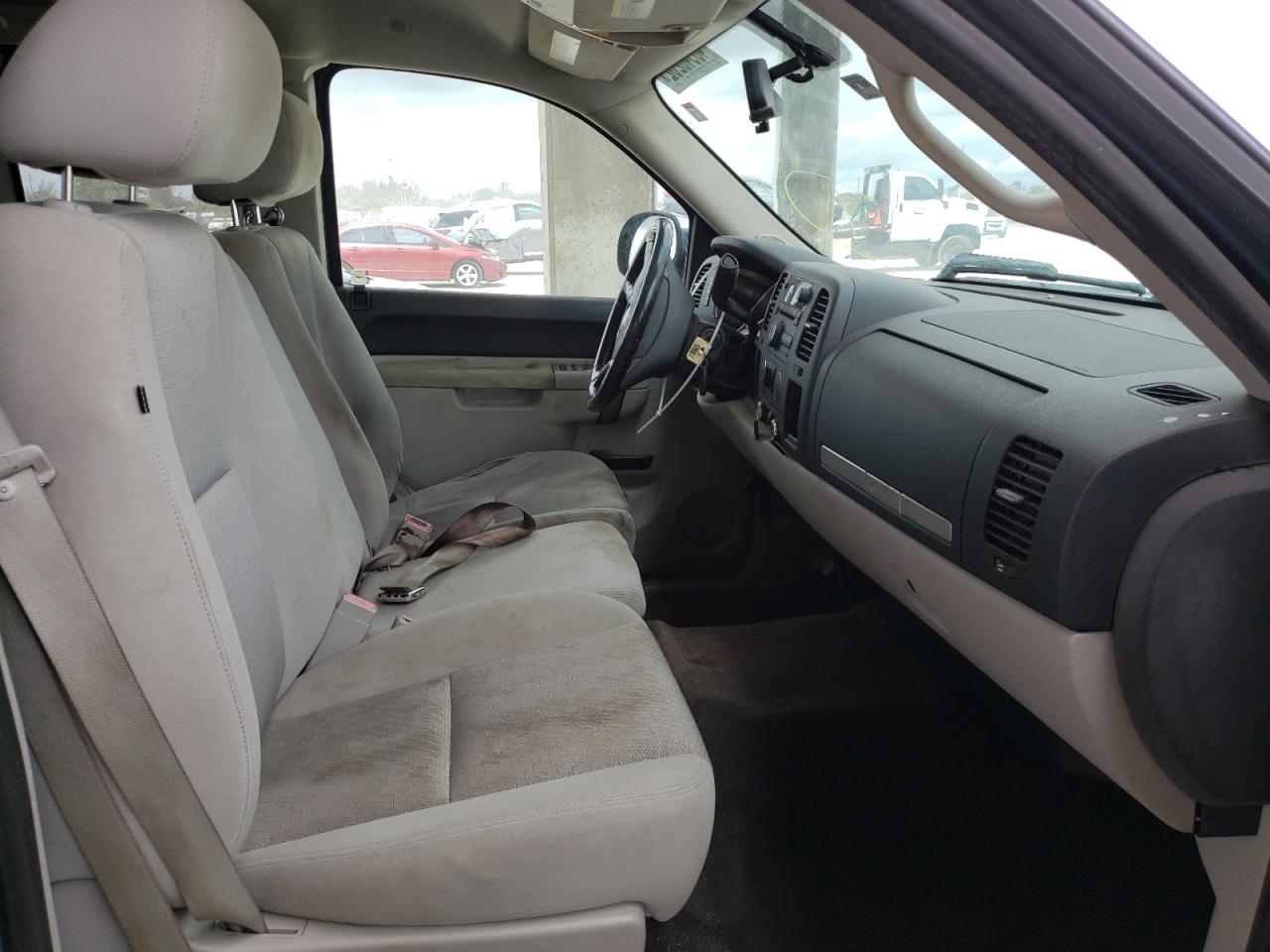 Photo 5 from auction – 2011 CHEVROLET SILVERADO with VIN 1GCRCSE05BZ281326