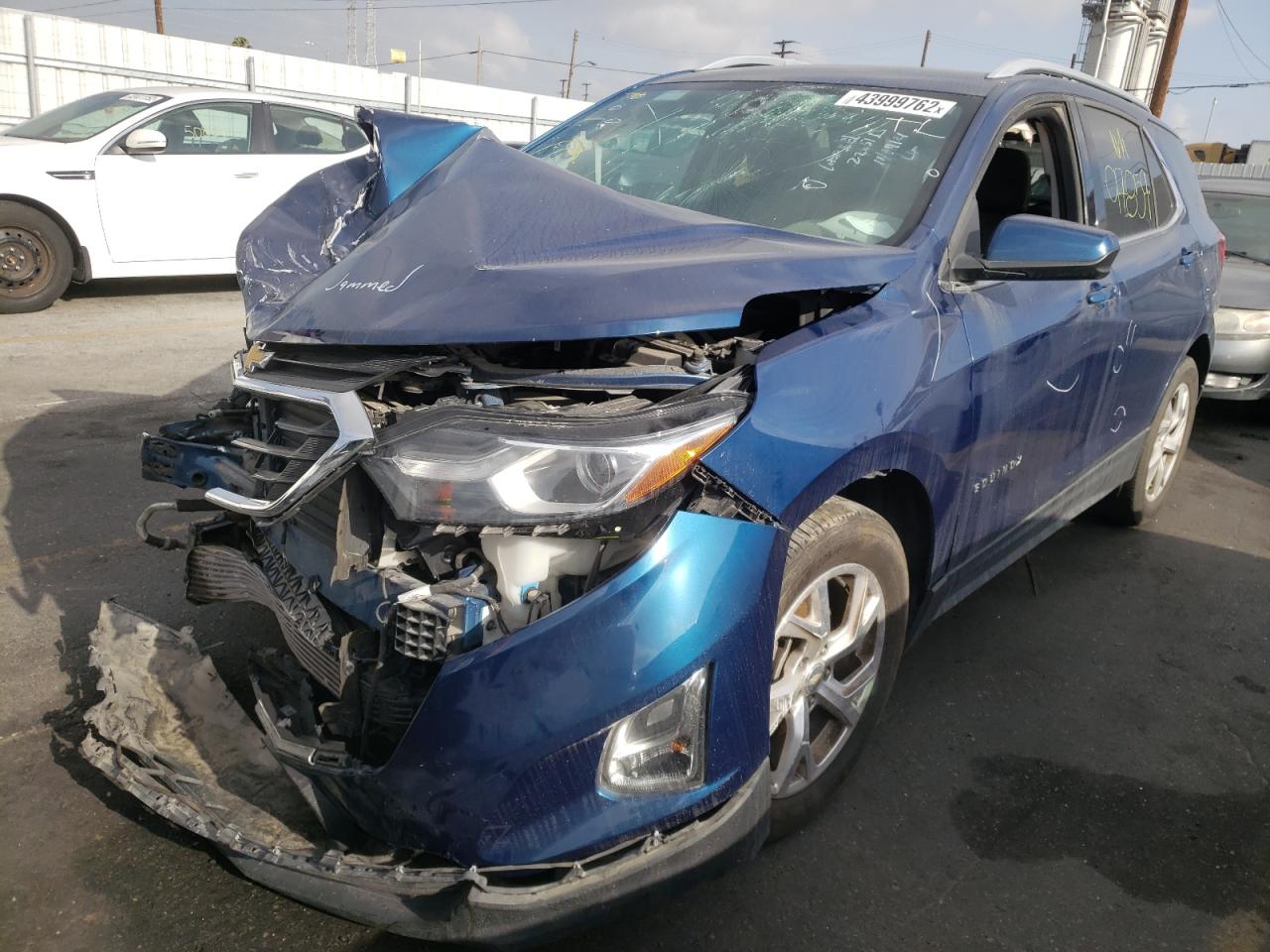 Photo 12 from auction – 2019 CHEVROLET EQUINOX LT with VIN 3GNAXLEX0KL347378