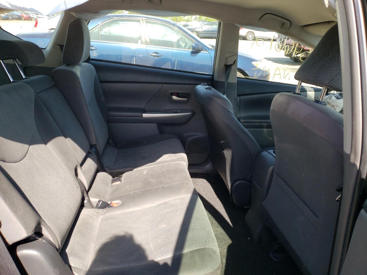 Photo 6 from auction – 2014 TOYOTA PRIUS V with VIN JTDZN3EU0E3328935