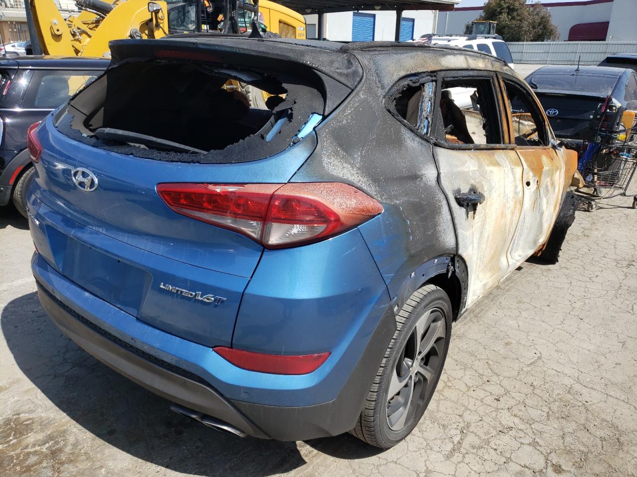Photo 4 from auction – 2016 HYUNDAI TUCSON LIM with VIN KM8J33A28GU160574