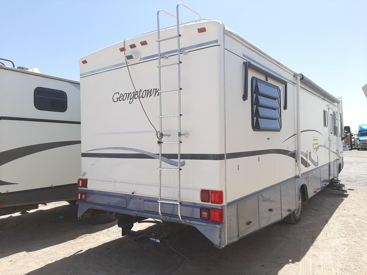 Photo 4 from auction – 2000 FORD F550 SUPER with VIN 3FCMF53S6XJA38397