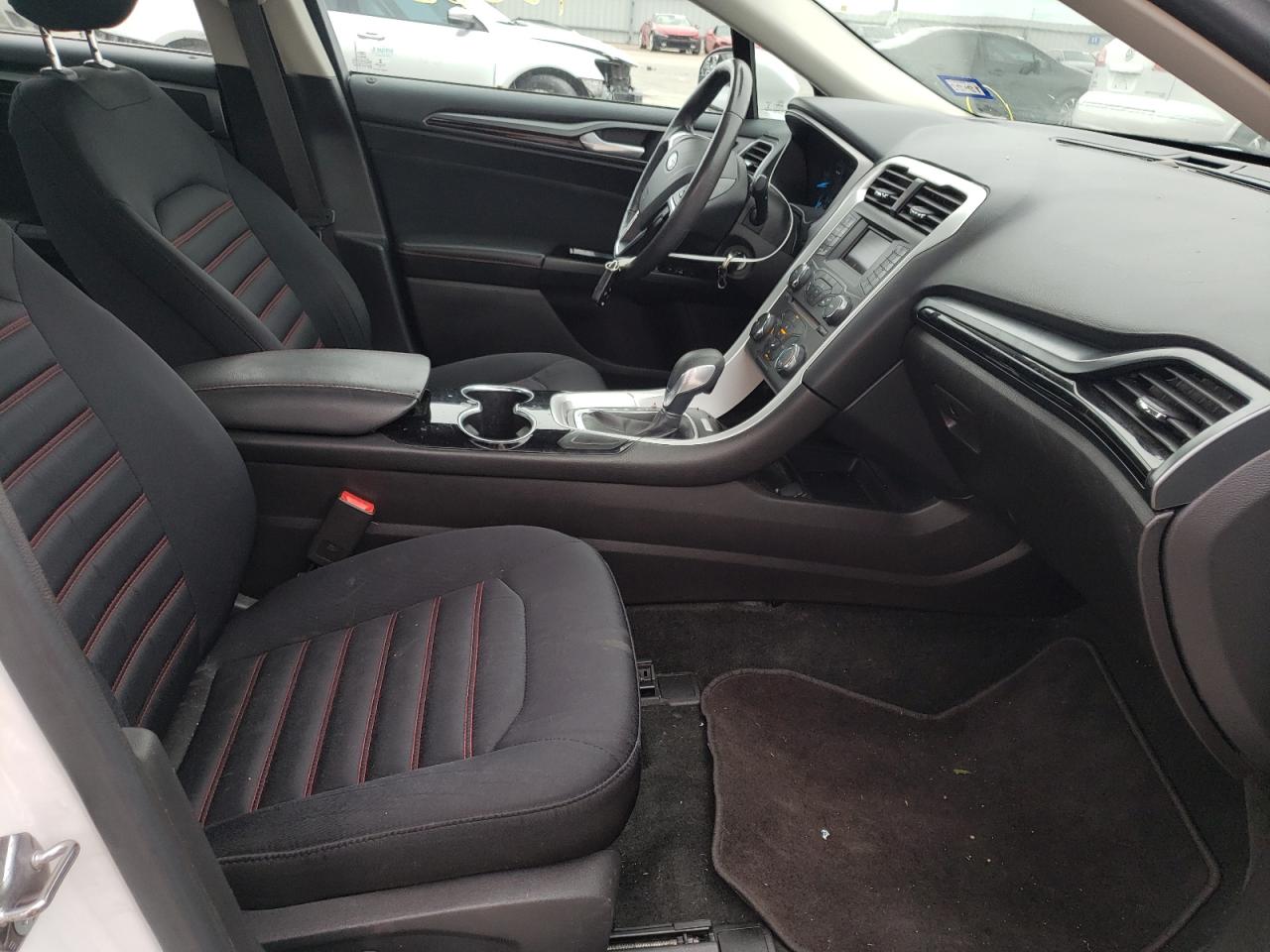 Photo 5 from auction – 2016 FORD FUSION SE with VIN 3FA6P0HDXGR124175