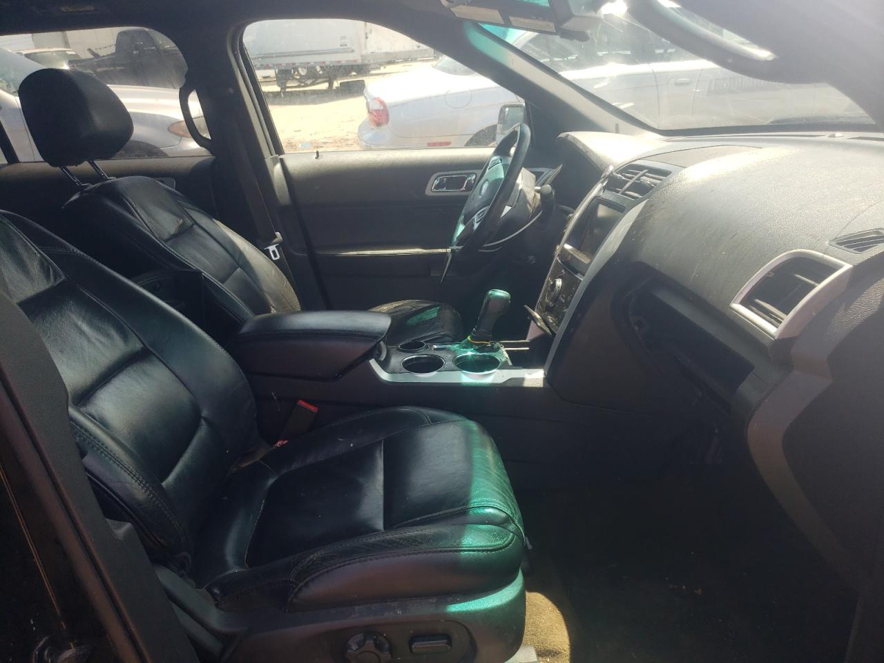 Photo 5 from auction – 2013 FORD EXPLORER L with VIN 1FM5K7F85DGC20460