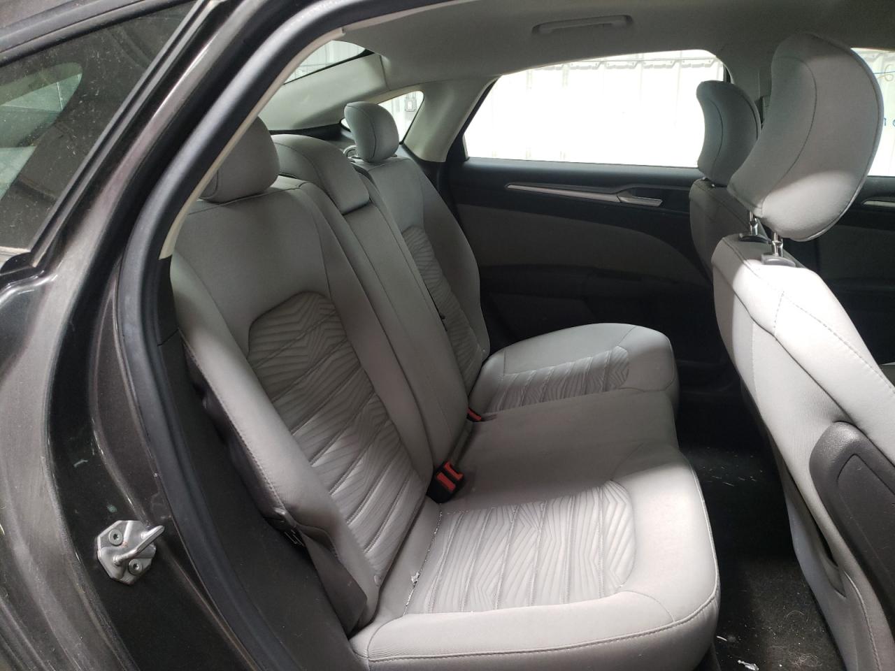 Photo 6 from auction – 2016 FORD FUSION S with VIN 3FA6P0G70GR292581