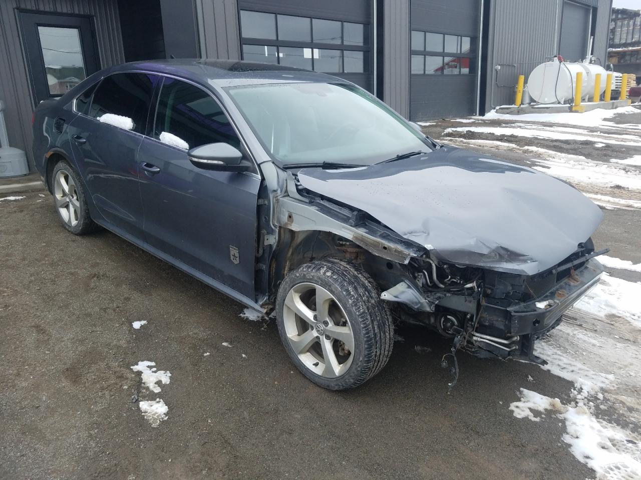 VOLKSWAGEN PASSAT SE 2012 with VIN 1VWBH7A39CC042735 - Photo from auction