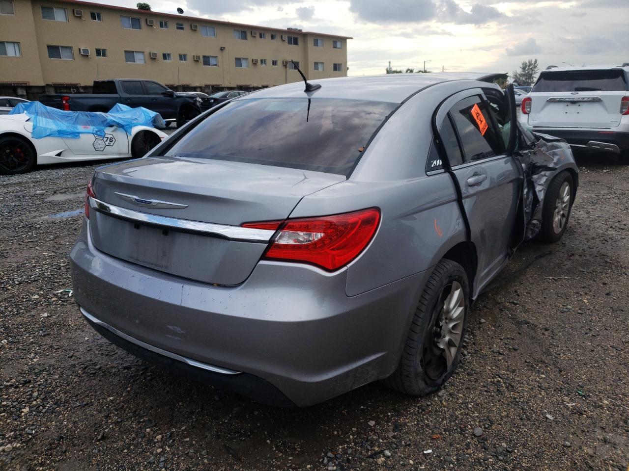 Photo 4 from auction – 2014 CHRYSLER 200 LX with VIN 1C3CCBAB8EN124631