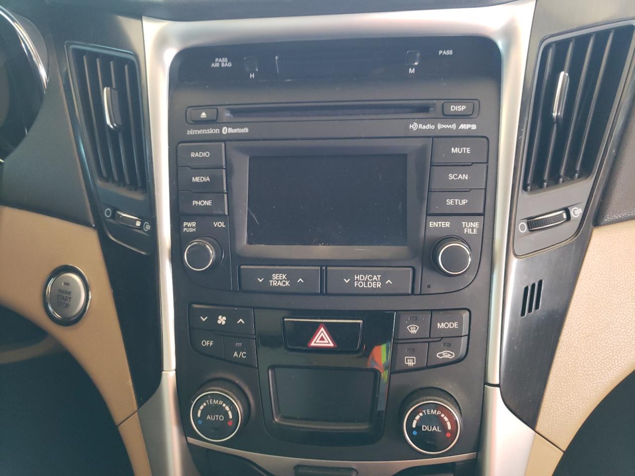 Photo 9 from auction – 2014 HYUNDAI SONATA SE with VIN 5NPEC4AB6EH811882