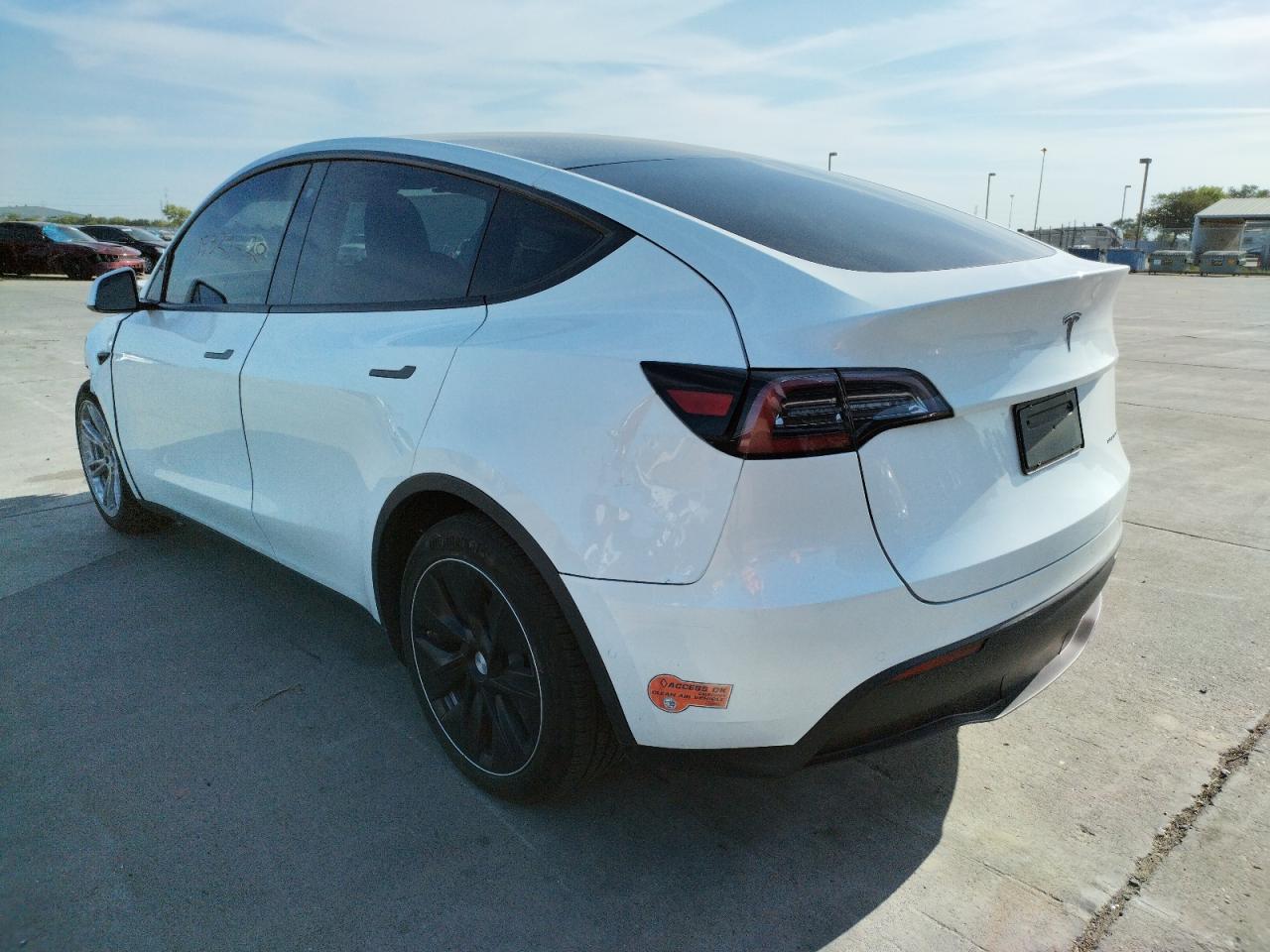 Photo 3 from auction – 2020 TESLA MODEL Y with VIN 5YJYGDEE3LF010571