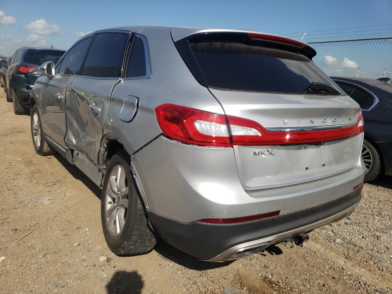 Photo 3 from auction – 2016 LINCOLN MKX PREMIE with VIN 2LMTJ6JR2GBL52614