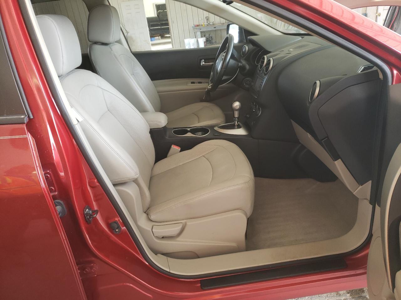 Photo 5 from auction – 2013 NISSAN ROGUE S with VIN JN8AS5MV6DW100399