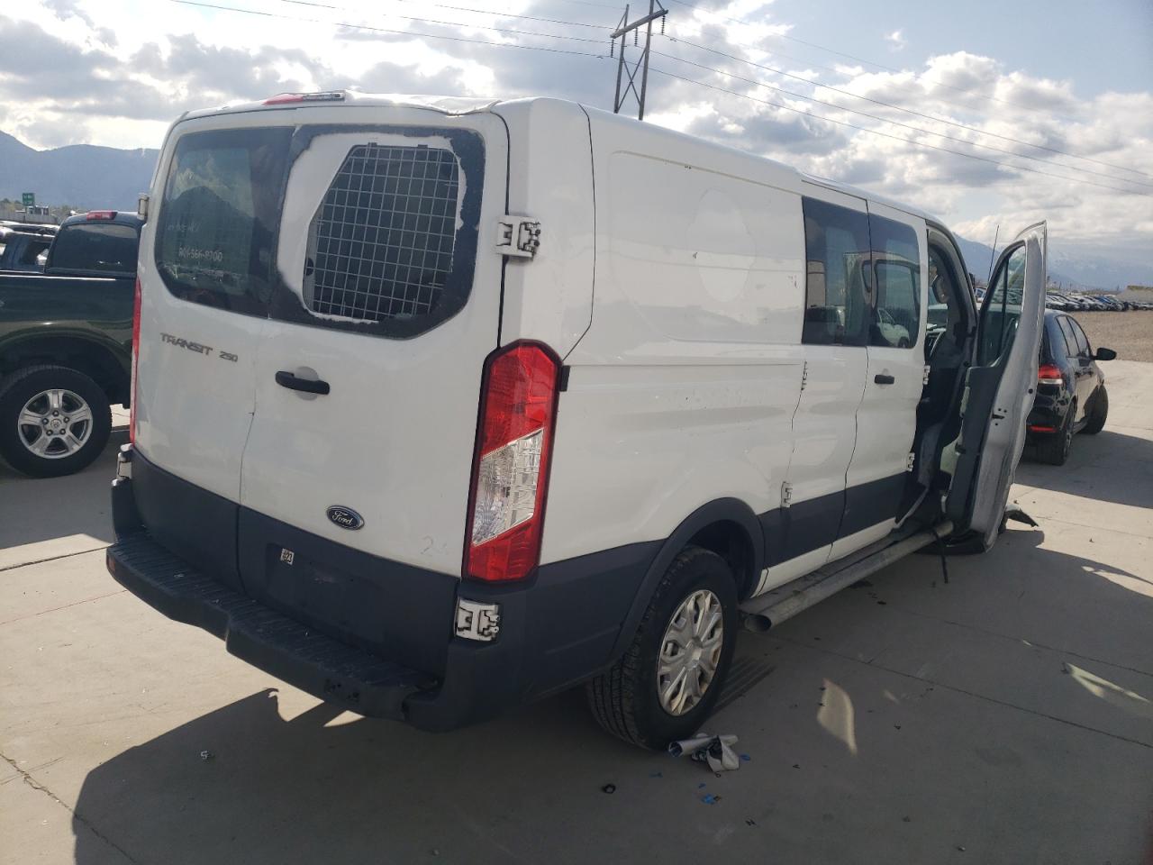 Photo 4 from auction – 2015 FORD TRANSIT T- with VIN 1FTNR1ZM9FKB02241