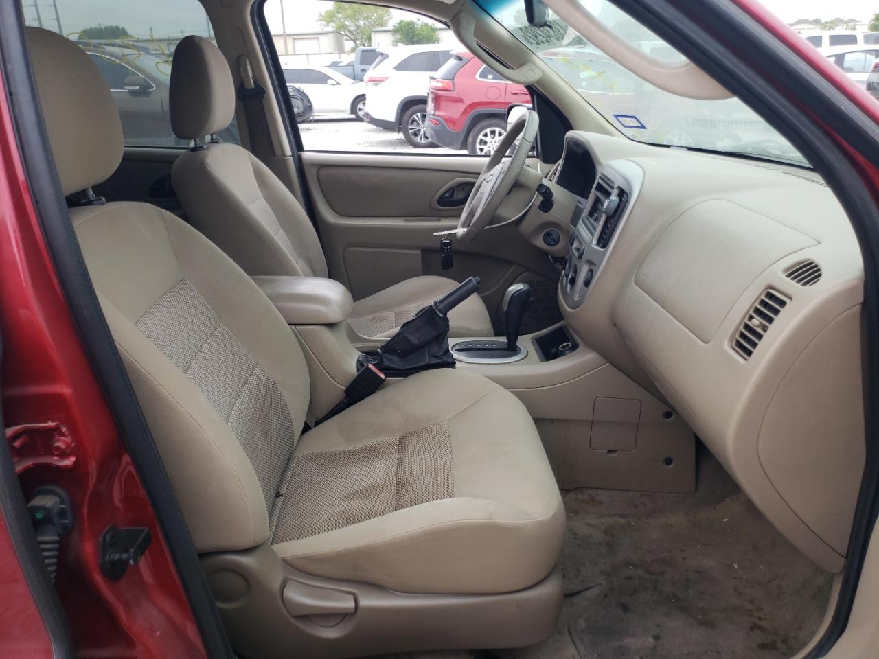 Photo 5 from auction – 2007 FORD ESCAPE XLT with VIN 1FMYU03147KA49806