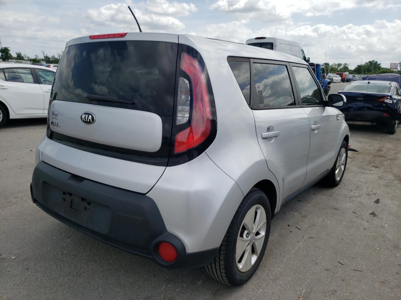 Photo 4 from auction – 2014 KIA SOUL with VIN KNDJN2A28E7705726