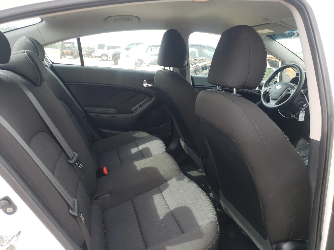 Photo 6 from auction – 2016 KIA FORTE LX with VIN KNAFK4A62G5459619