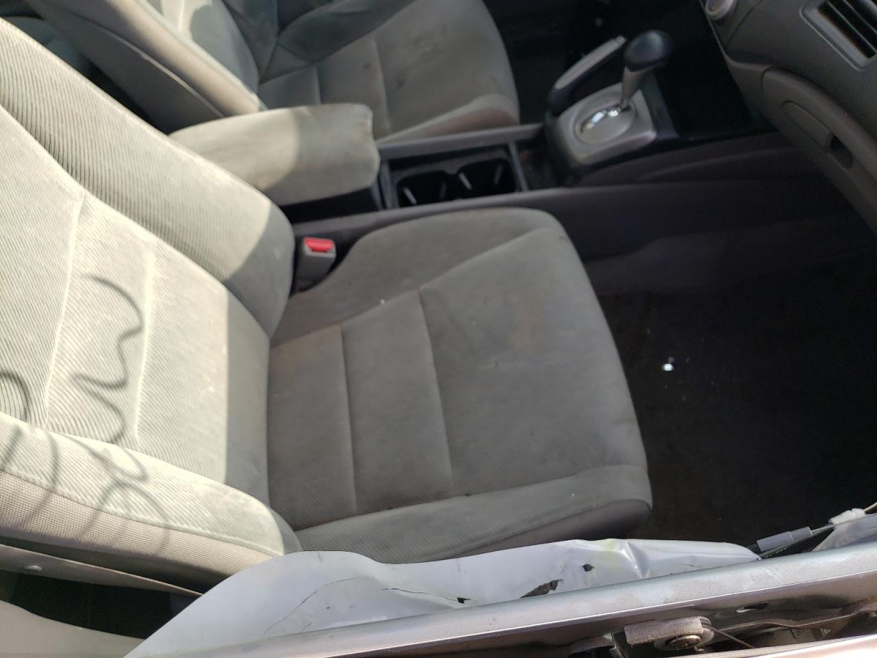 Photo 5 from auction – 2011 HONDA CIVIC LX with VIN 2HGFA1F59BH531701