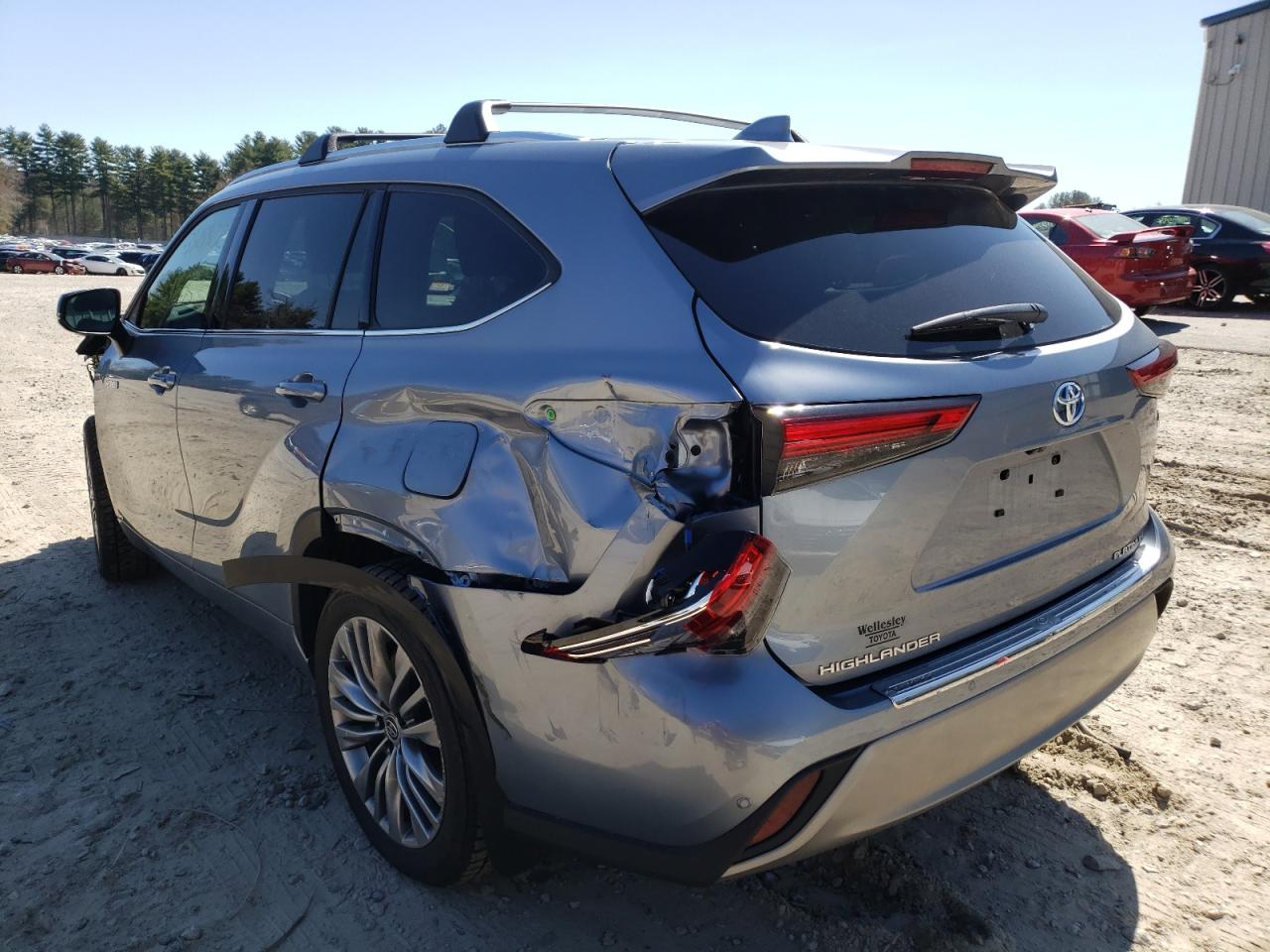 Photo 3 from auction – 2021 TOYOTA HIGHLANDER with VIN 5TDEBRCH4MS026173