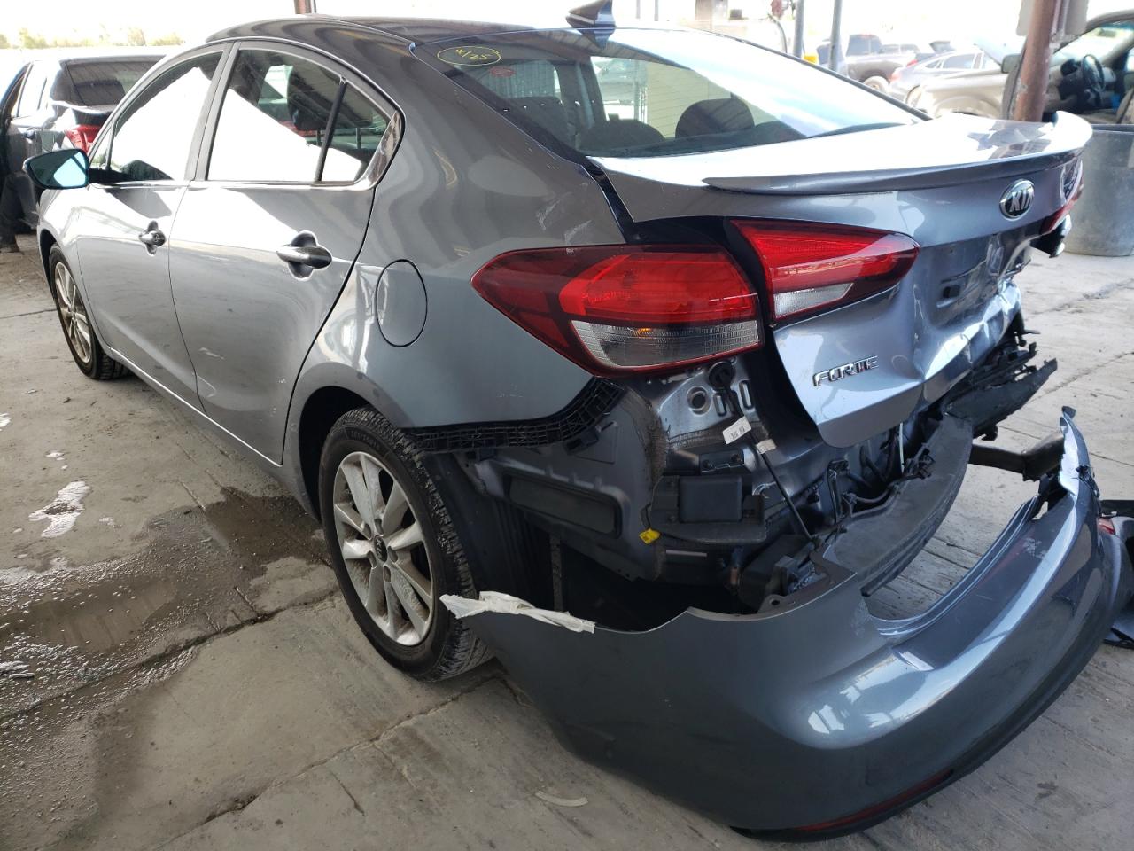 Photo 14 from auction – 2017 KIA FORTE LX with VIN 3KPFL4A71HE033922