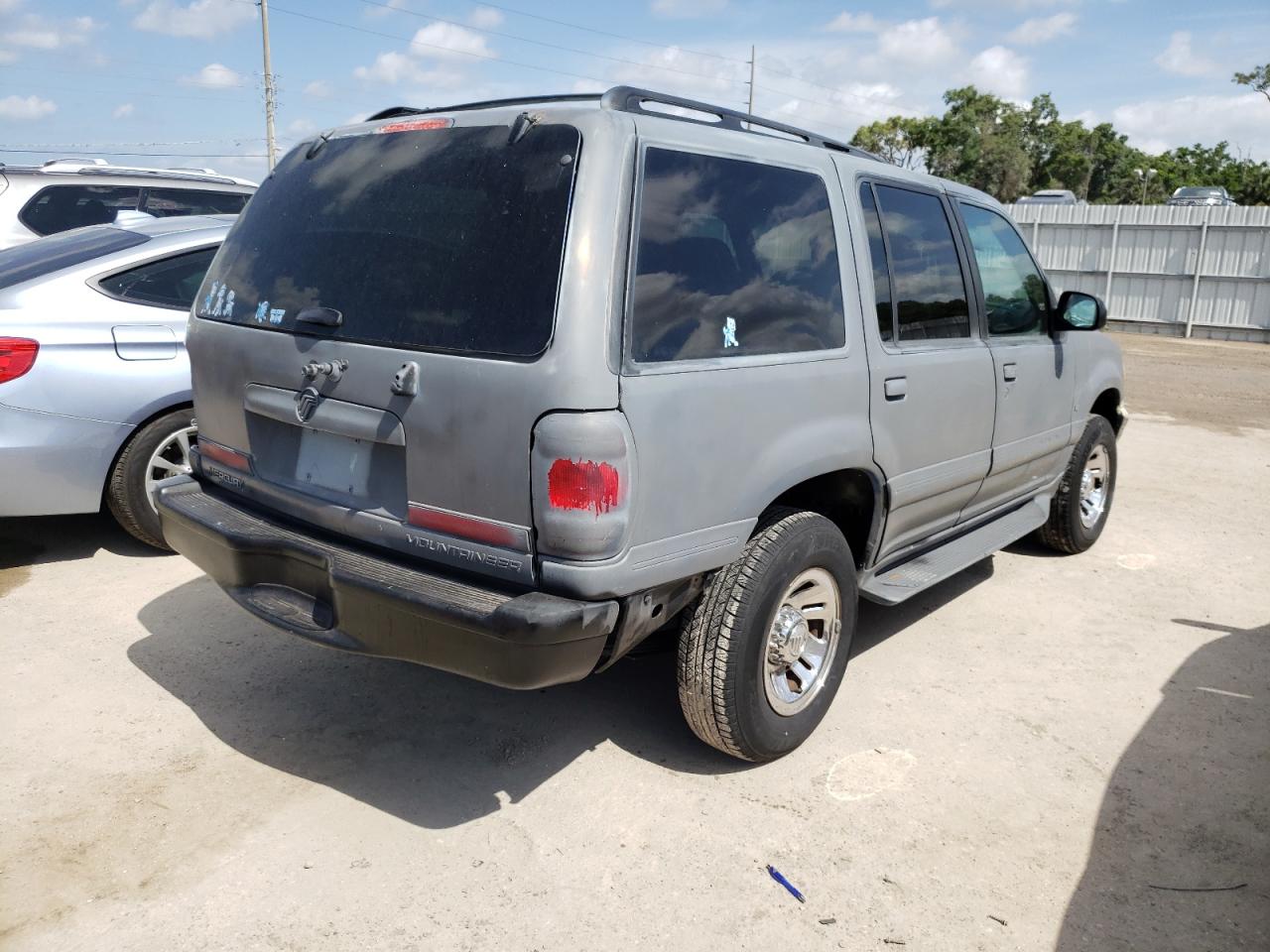 Photo 4 from auction – 1999 MERCURY MOUNTAINEE with VIN 4M2ZU52PXXUJ42548
