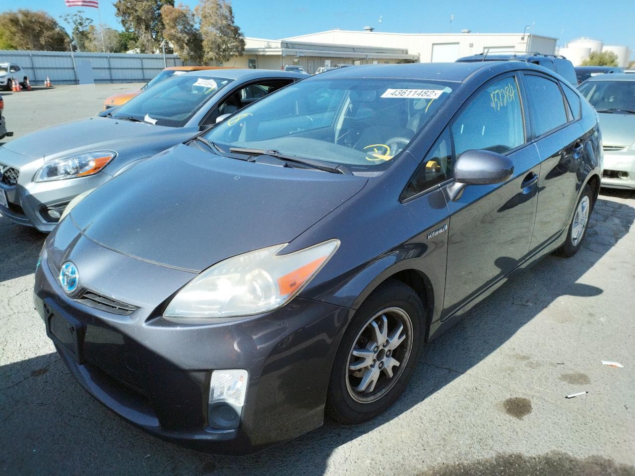 Photo 2 from auction – 2011 TOYOTA PRIUS with VIN JTDKN3DU8B0254003