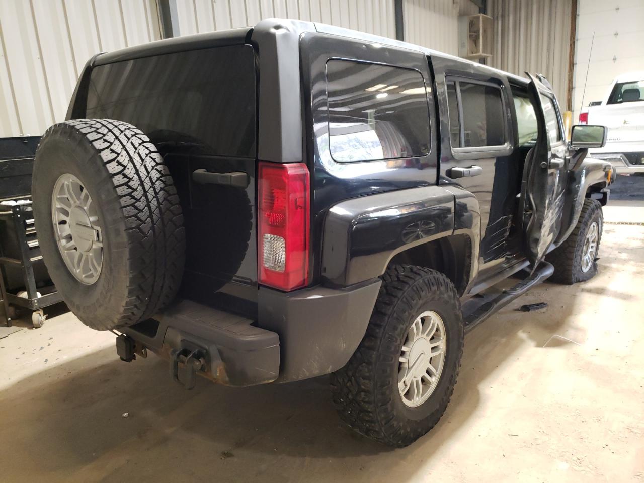 Photo 4 from auction – 2008 HUMMER H3 ADVENTU with VIN 5GTEN33E488194330