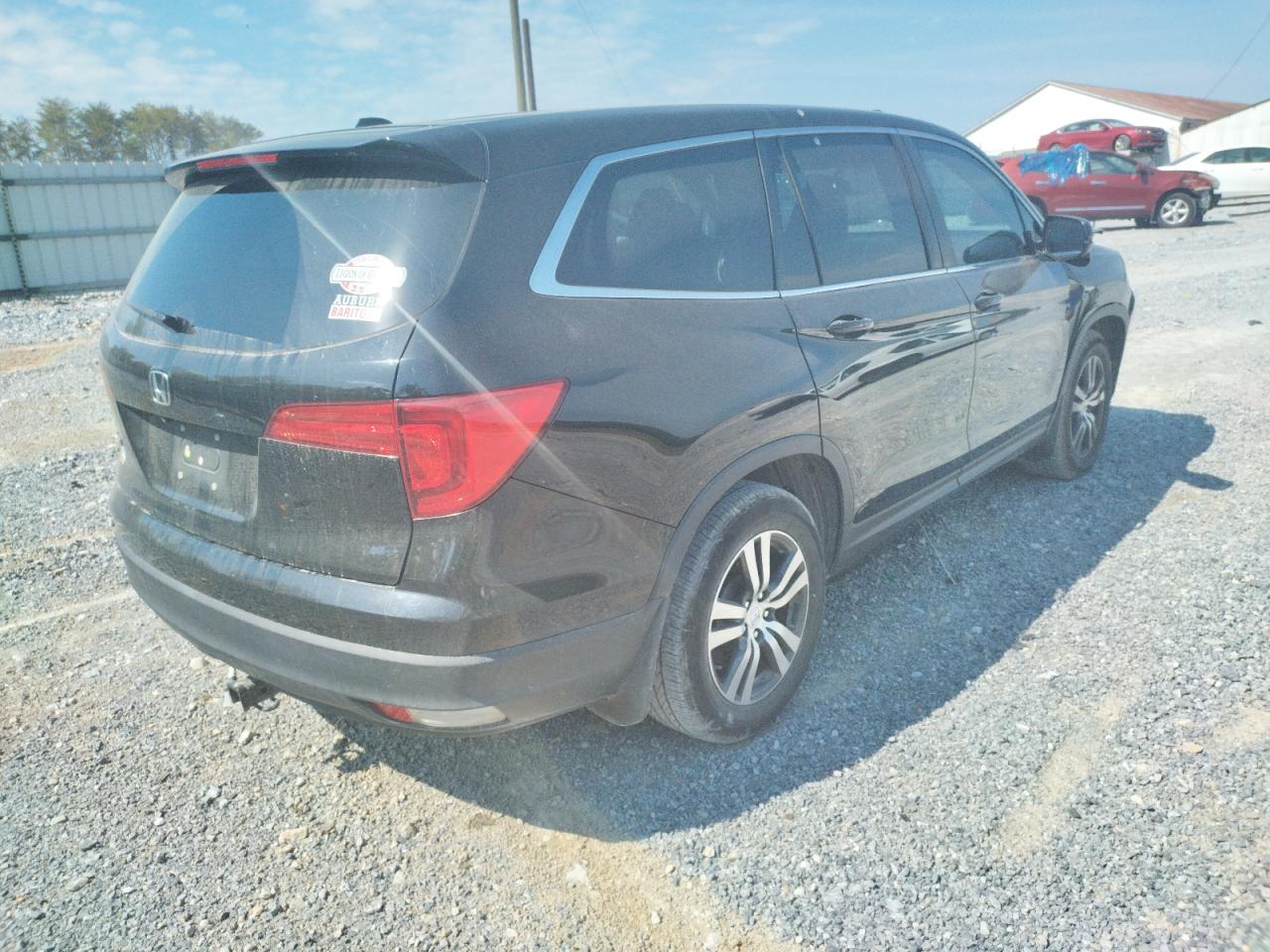 Photo 4 from auction – 2017 HONDA PILOT EXL with VIN 5FNYF5H5XHB001961