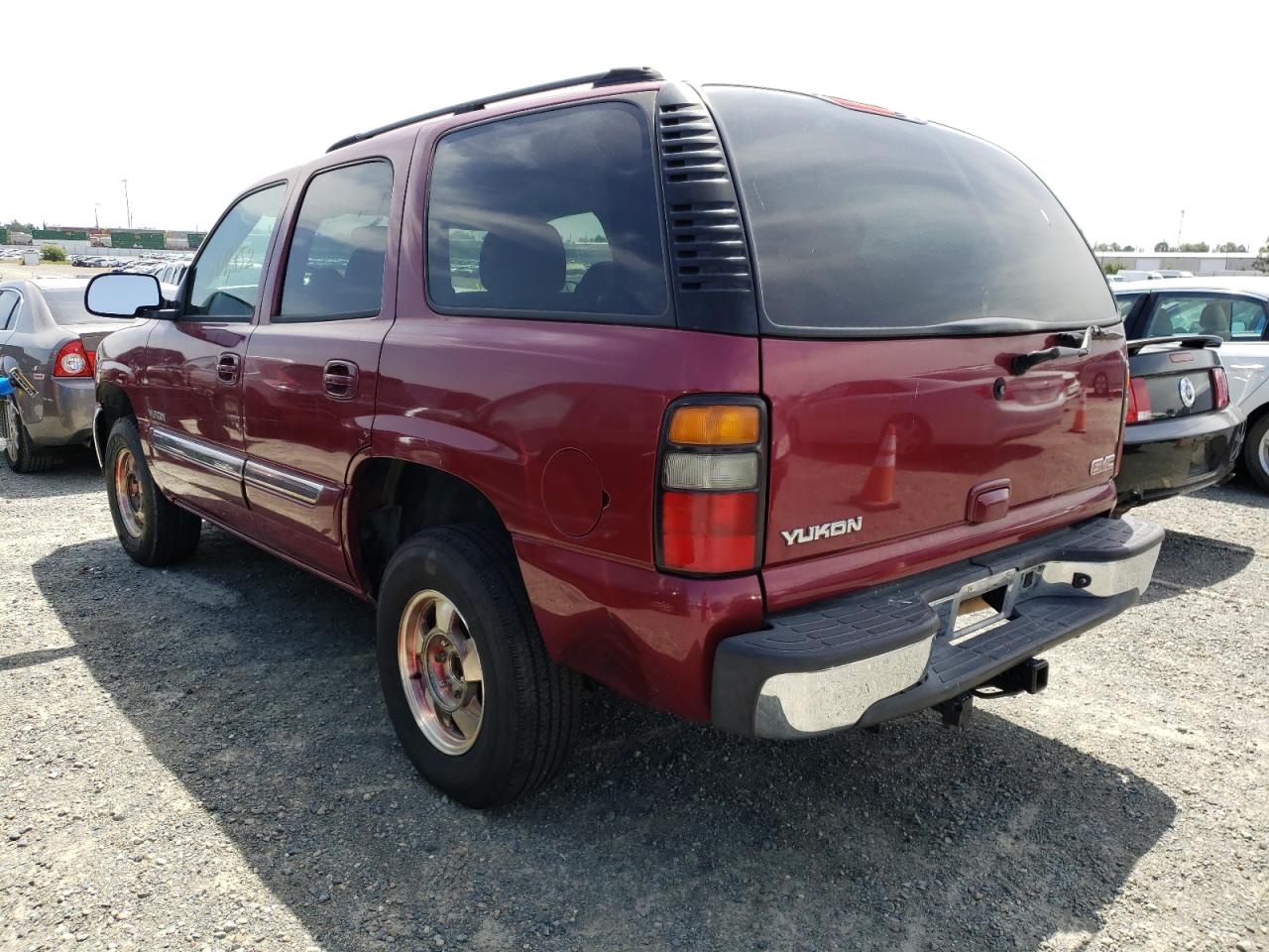 Photo 3 from auction – 2004 GMC YUKON with VIN 1GKEC13T84R171903