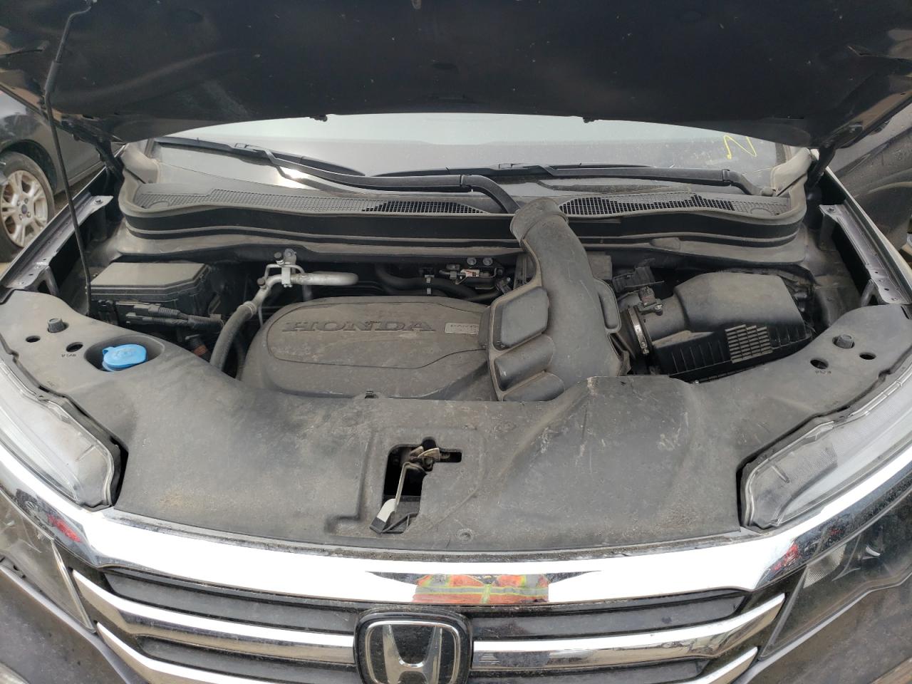 Photo 7 from auction – 2017 HONDA PILOT TOUR with VIN 5FNYF6H99HB080063