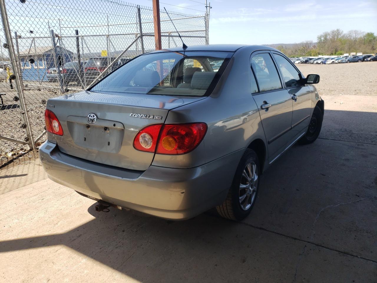 Photo 4 from auction – 2004 TOYOTA COROLLA CE with VIN JTDBR32E442030072
