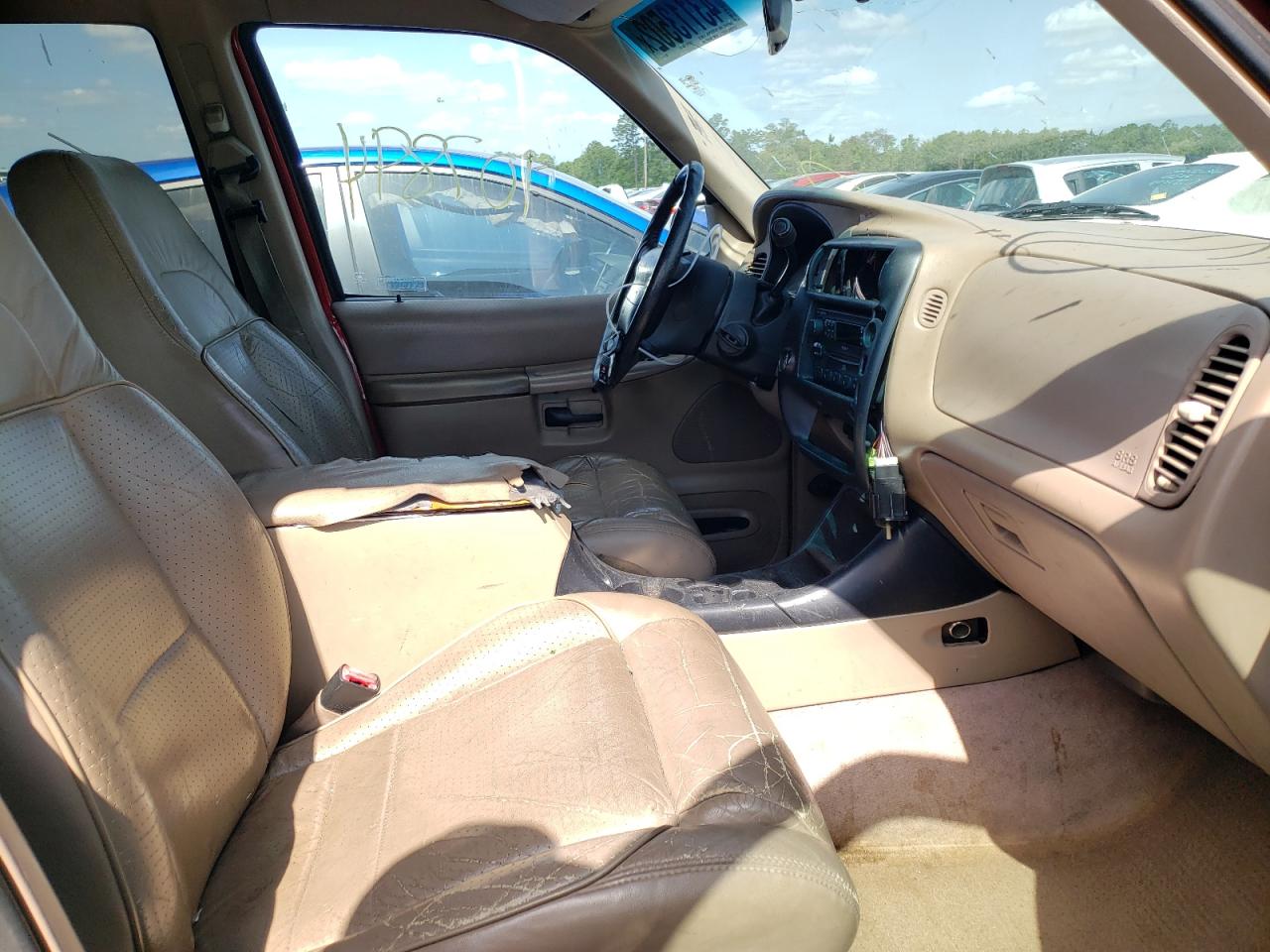 Photo 5 from auction – 1998 FORD EXPLORER with VIN 1FMZU32P4WUA35712
