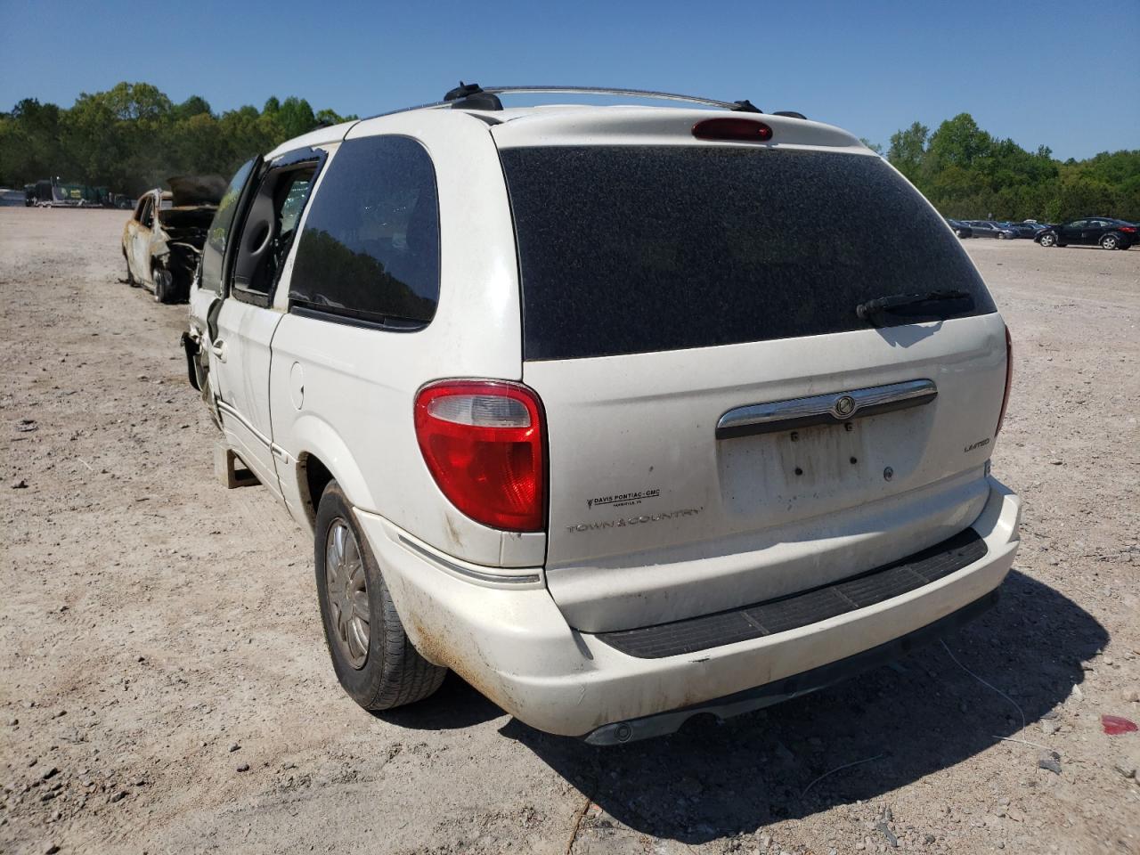 Photo 3 from auction – 2005 CHRYSLER TOWN & COU with VIN 2C8GP64L75R247254
