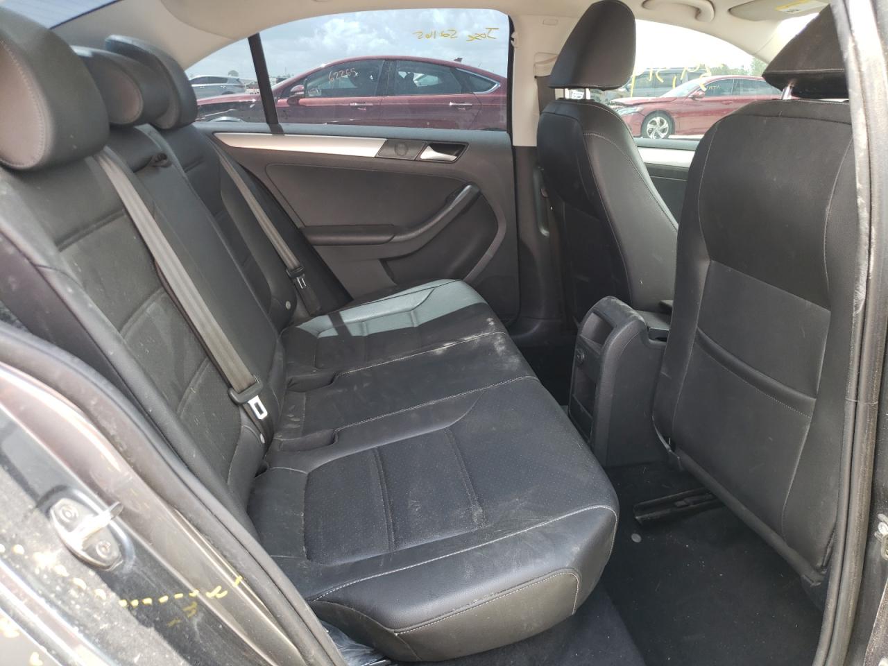 Photo 6 from auction – 2018 VOLKSWAGEN JETTA SE with VIN 3VWDB7AJ4JM257069