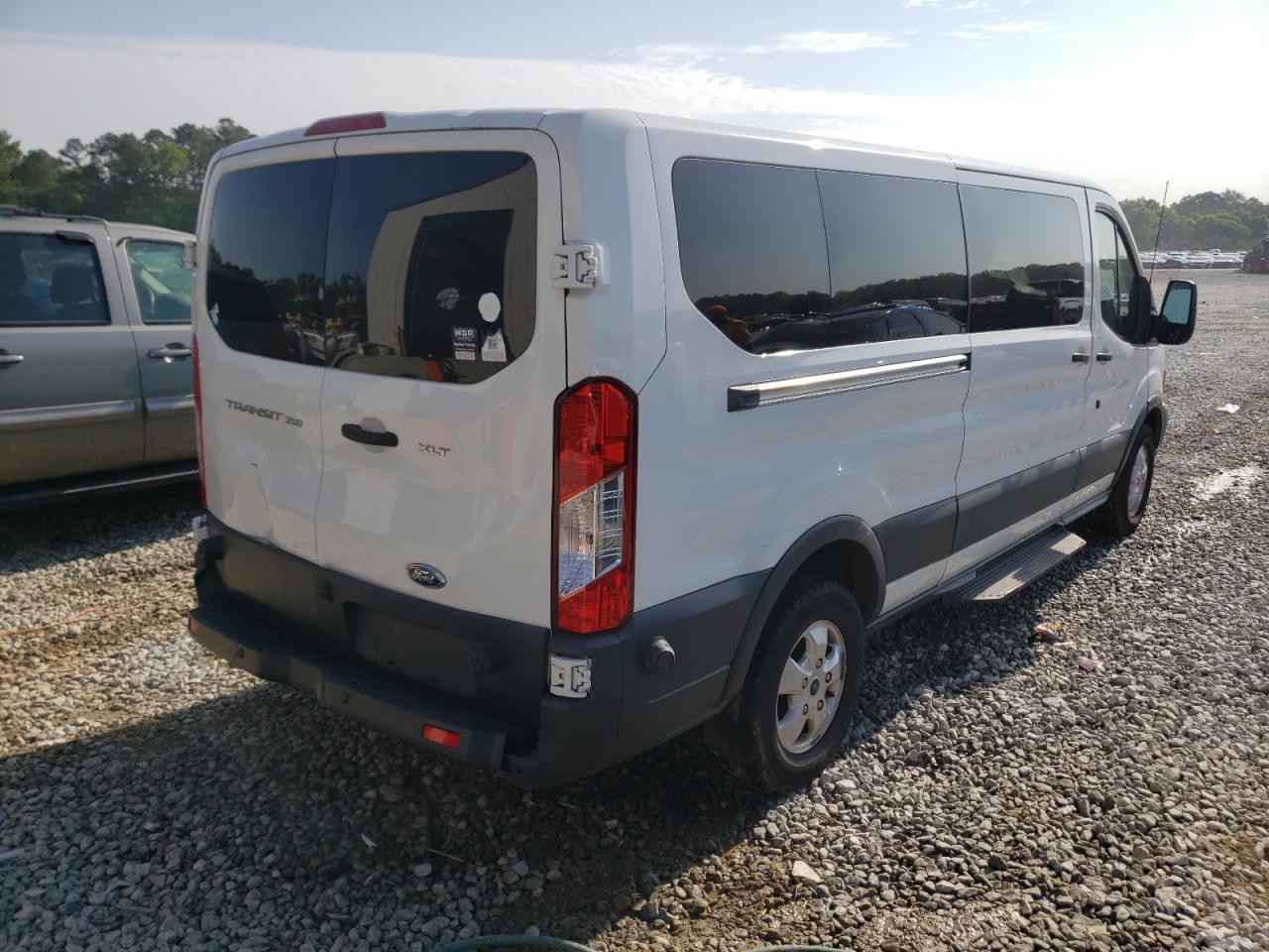 Photo 4 from auction – 2017 FORD TRANSIT T- with VIN 1FBZX2YM1HKA47127