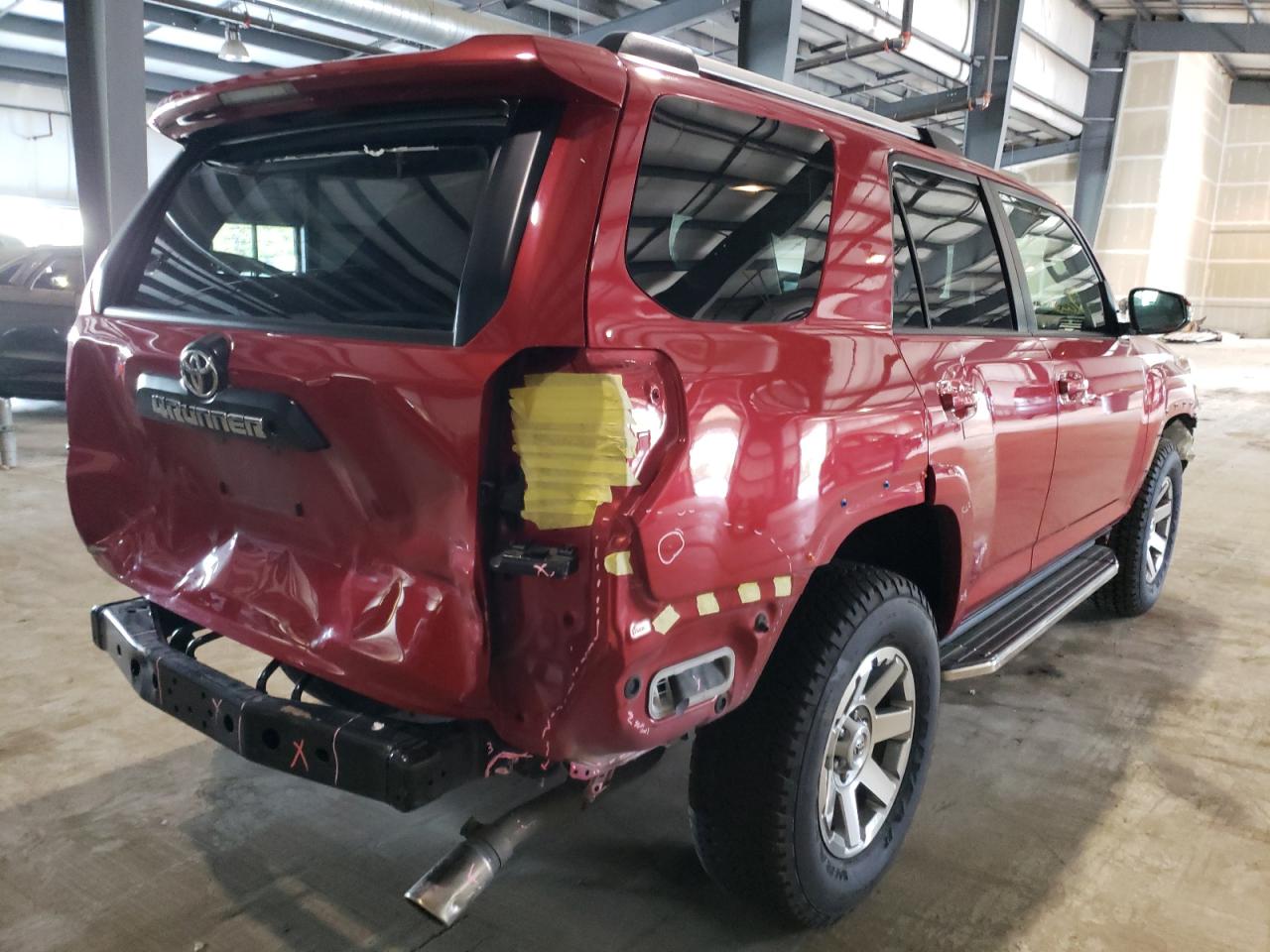 Photo 4 from auction – 2016 TOYOTA 4RUNNER SR with VIN JTEBU5JR9G5406388