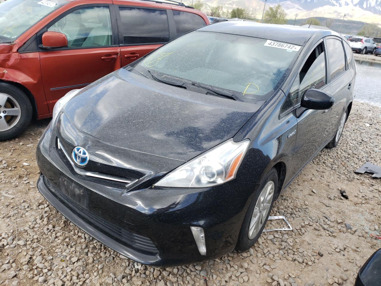 Photo 2 from auction – 2014 TOYOTA PRIUS V with VIN JTDZN3EU4E3301382