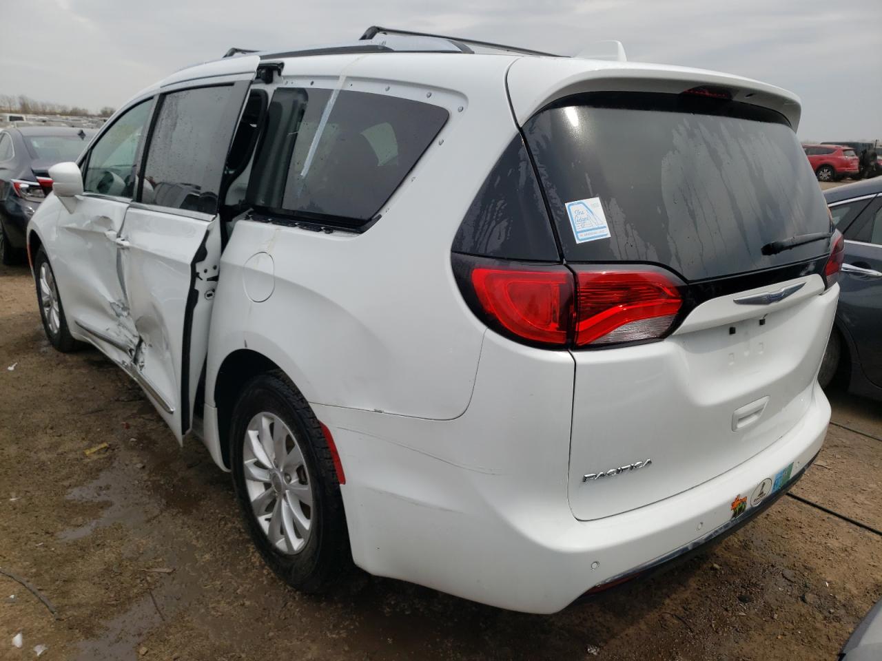 Photo 3 from auction – 2018 CHRYSLER PACIFICA T with VIN 2C4RC1BG0JR120712