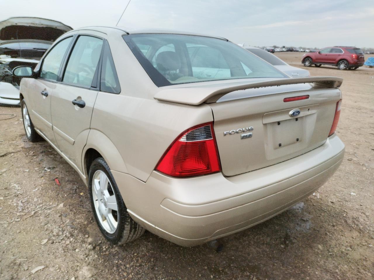 Photo 3 from auction – 2007 FORD FOCUS ZX4 with VIN 1FAHP34N07W230737
