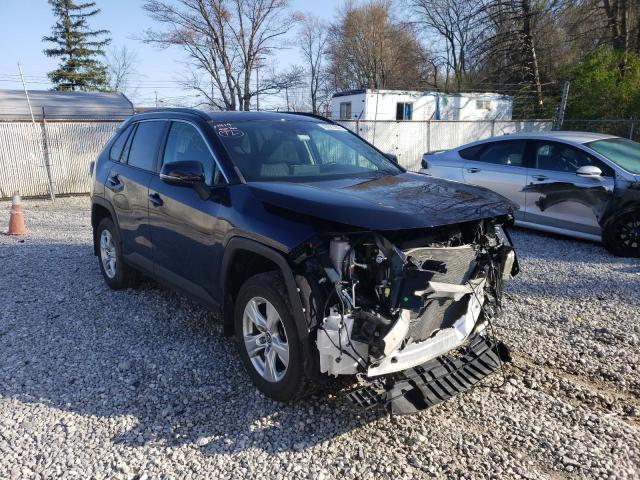 TOYOTA RAV4 XLE 2019 with VIN 2T3P1RFV9KW067553 - Photo from auction