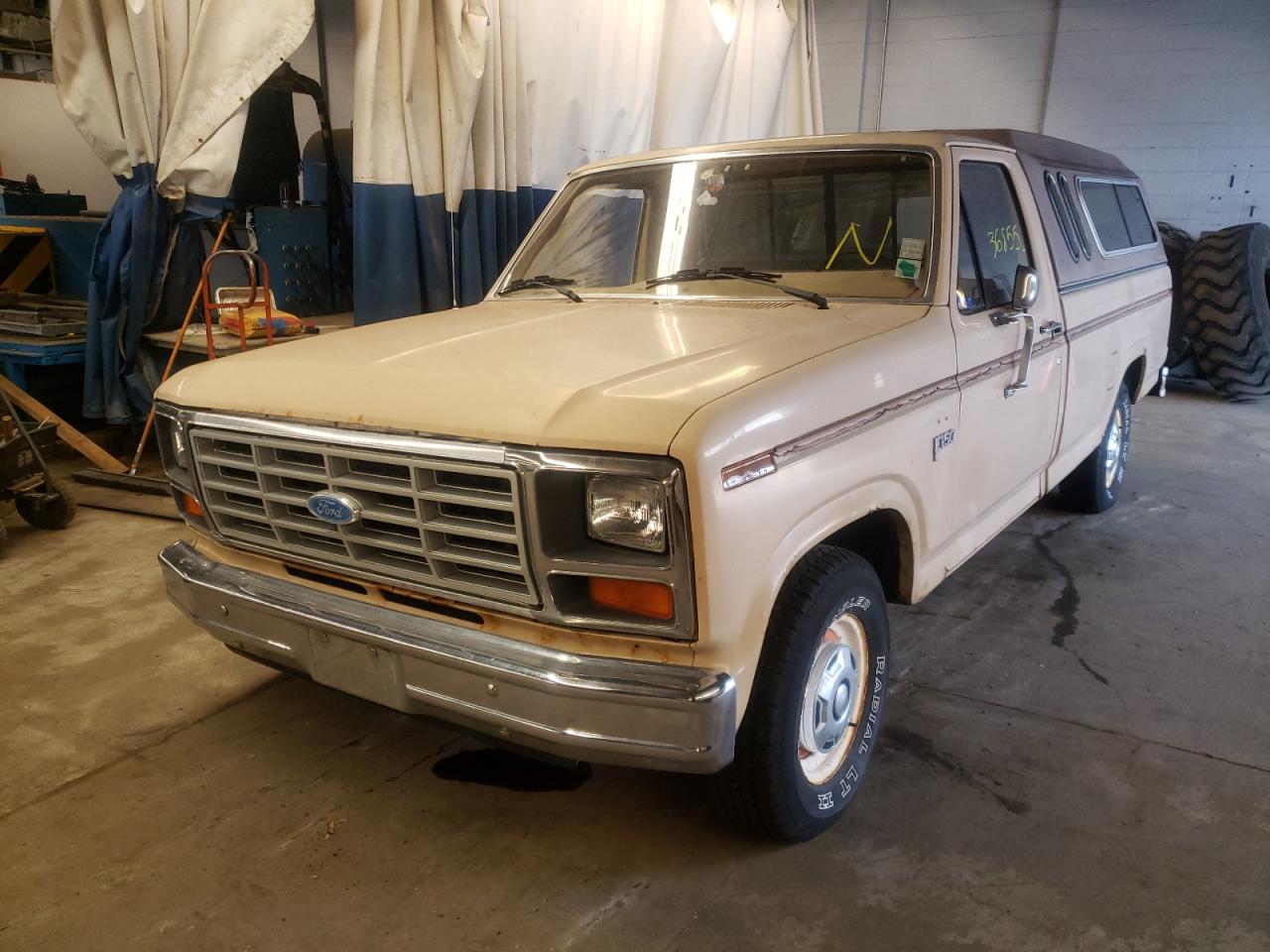 Photo 2 from auction – 1985 FORD F150 with VIN 1FTDF15Y2FPB12285