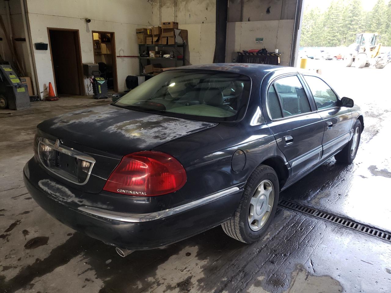 Photo 4 from auction – 1999 LINCOLN CONTINENTA with VIN 1LNHM97VXXY623162