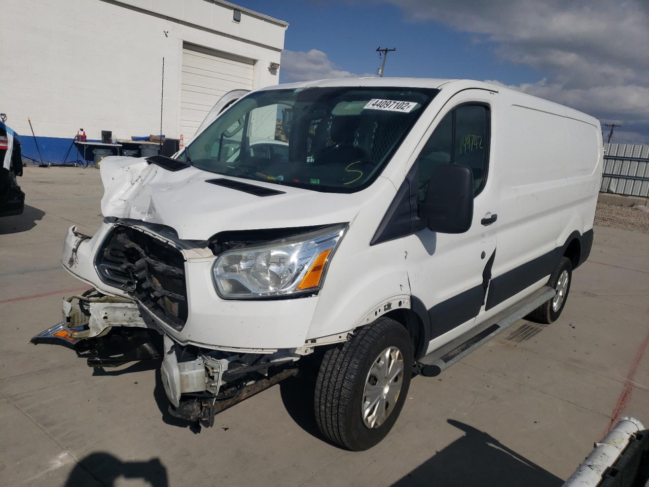 Photo 2 from auction – 2015 FORD TRANSIT T- with VIN 1FTNR1ZM9FKB02241