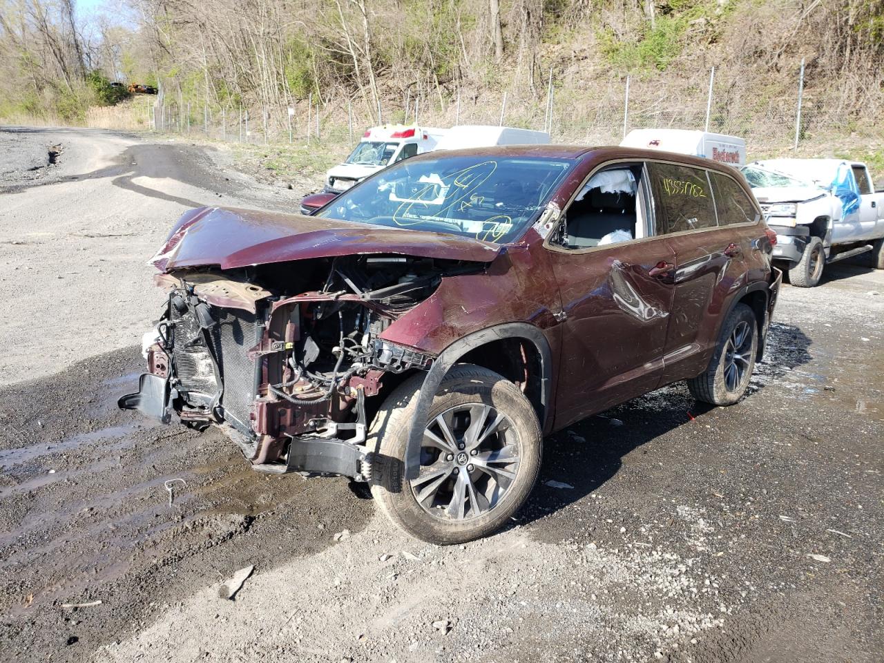 Photo 12 from auction – 2017 TOYOTA HIGHLANDER with VIN 5TDBZRFH5HS434598