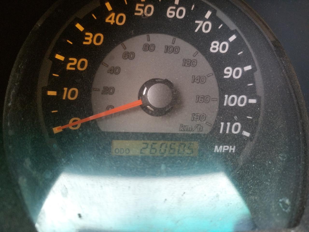 Photo 8 from auction – 2004 TOYOTA 4RUNNER SR with VIN JTEBU14RX40024089